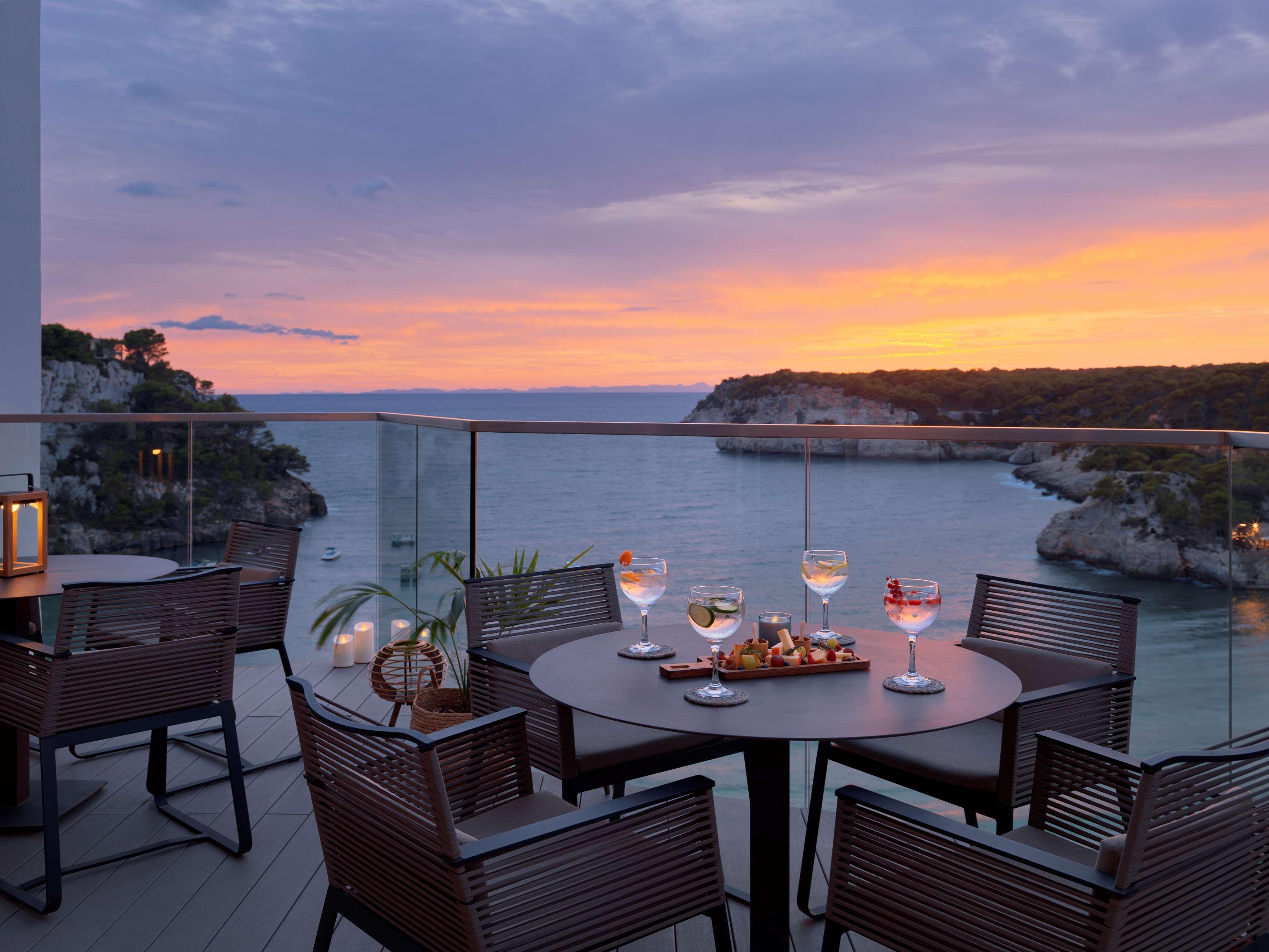 מלון קאלה גלדנה Melia Cala Galdana מראה חיצוני תמונה Sunset at the hotel