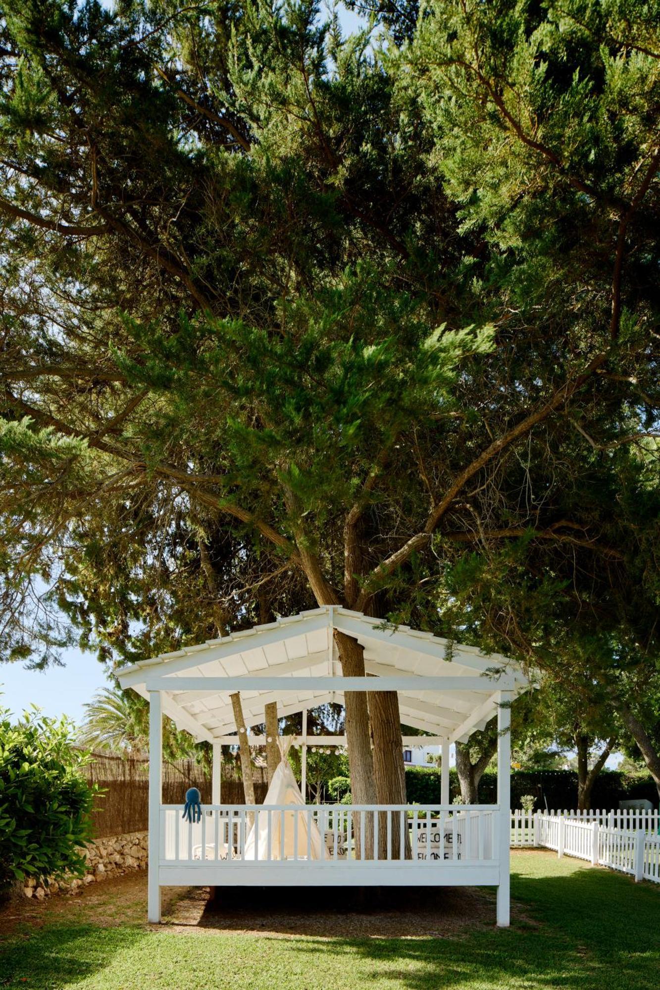 מלון קאלה גלדנה Melia Cala Galdana מראה חיצוני תמונה A sukkah in Jerusalem