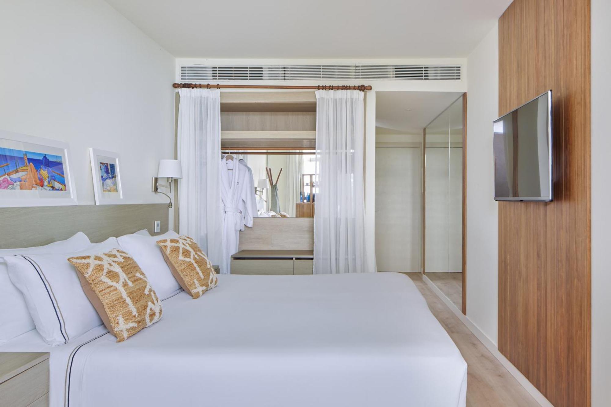 מלון קאלה גלדנה Melia Cala Galdana מראה חיצוני תמונה A bedroom at the hotel