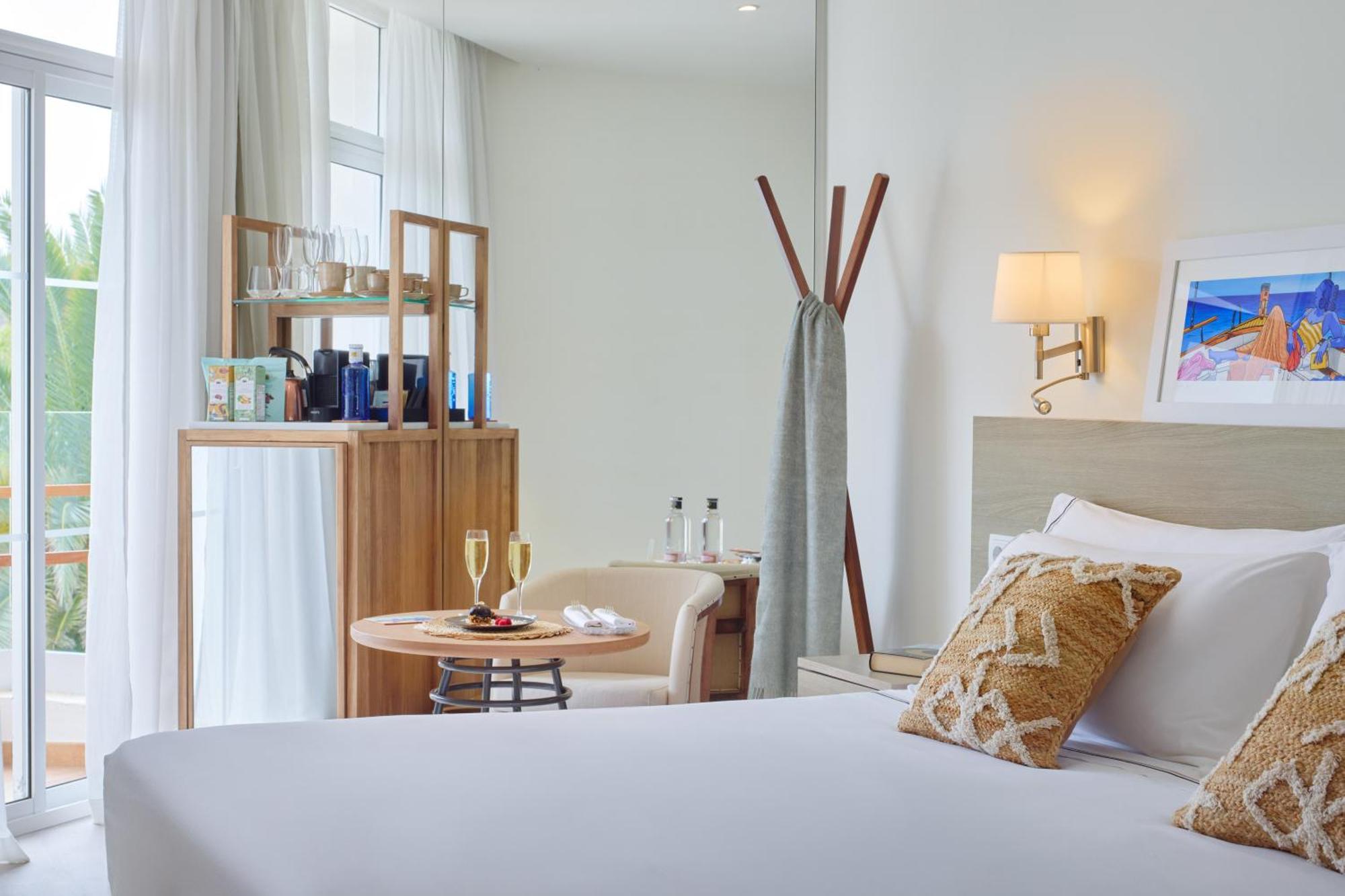 מלון קאלה גלדנה Melia Cala Galdana מראה חיצוני תמונה A room at the hotel