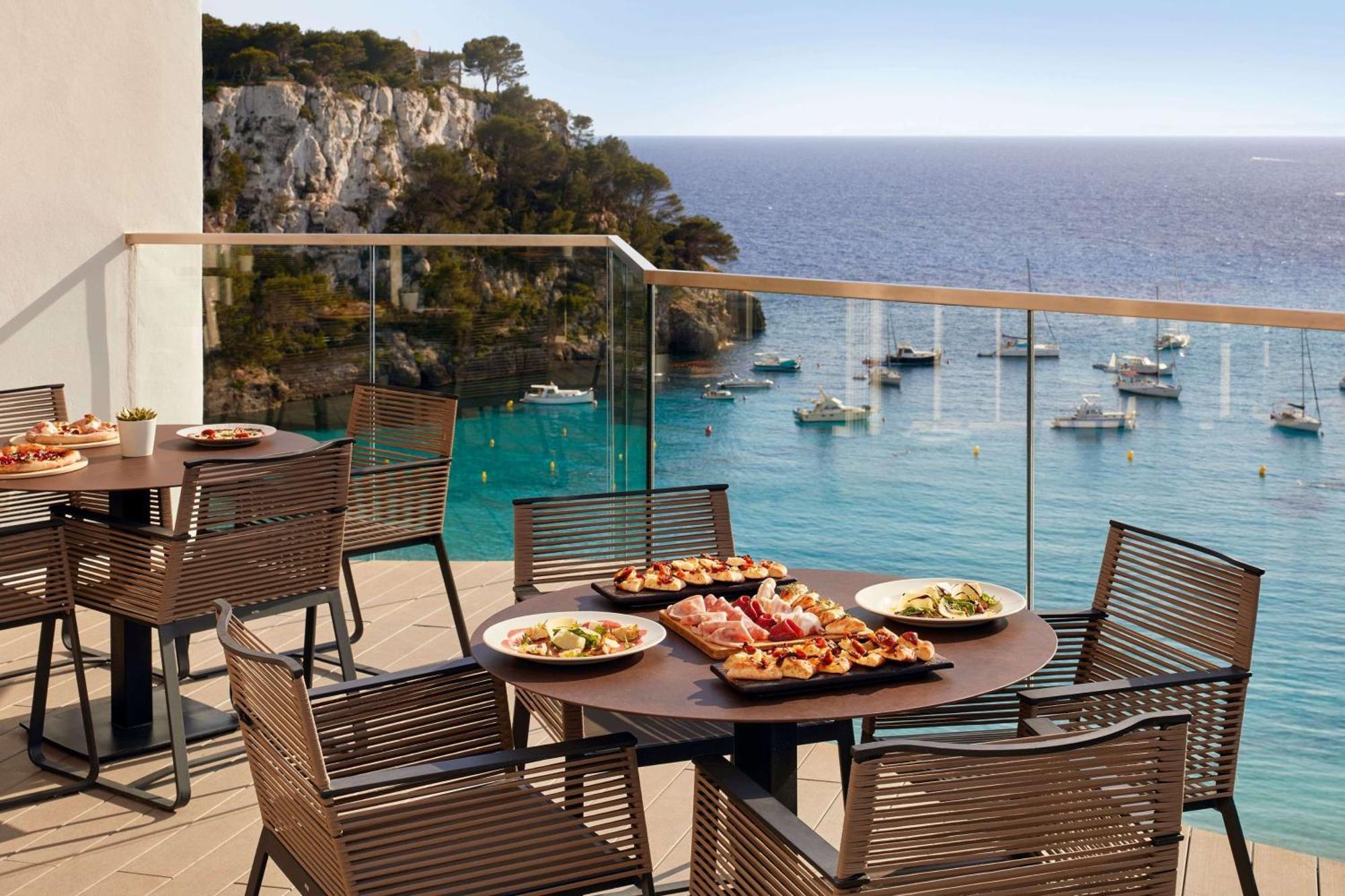 מלון קאלה גלדנה Melia Cala Galdana מראה חיצוני תמונה A typical balcony at the hotel
