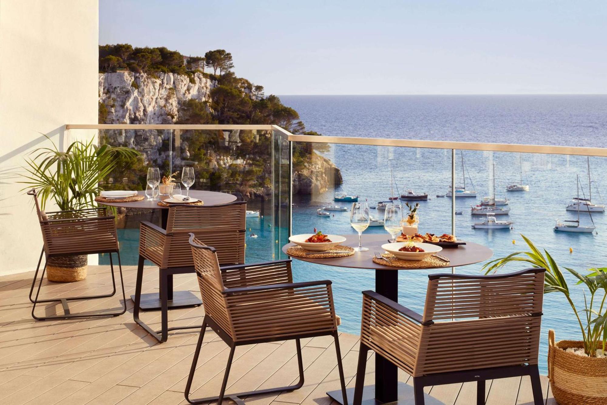 מלון קאלה גלדנה Melia Cala Galdana מראה חיצוני תמונה Terrace at the hotel
